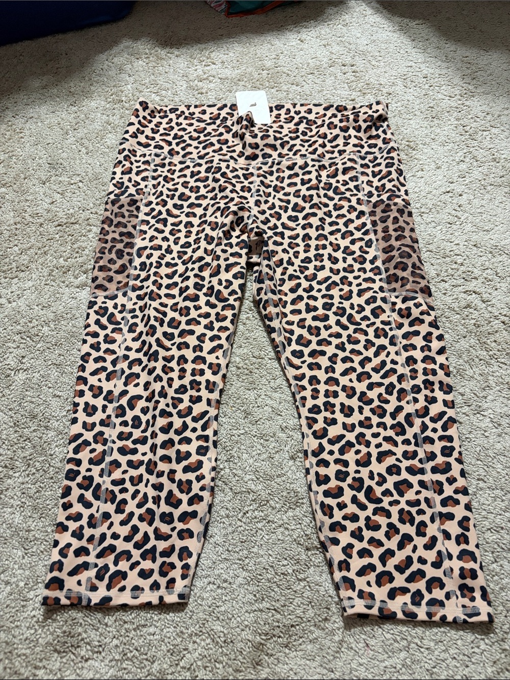 Fabletics Mika High-Waisted Pocket Capri- Leopard Size 3X NWT